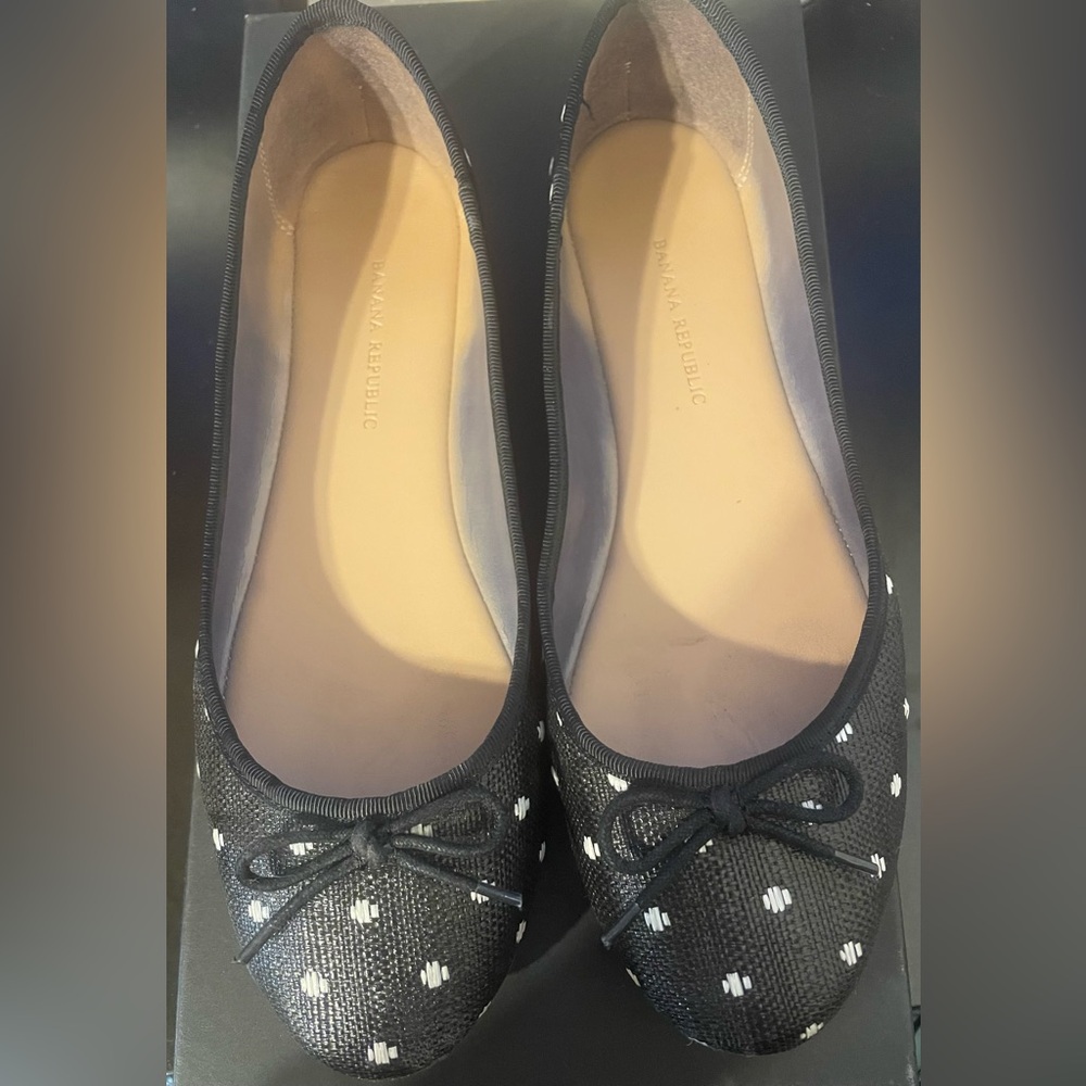 Banana Republic Black and White Polka Dot Ballet Flats, Size 6.5 - Picture 6 of 16